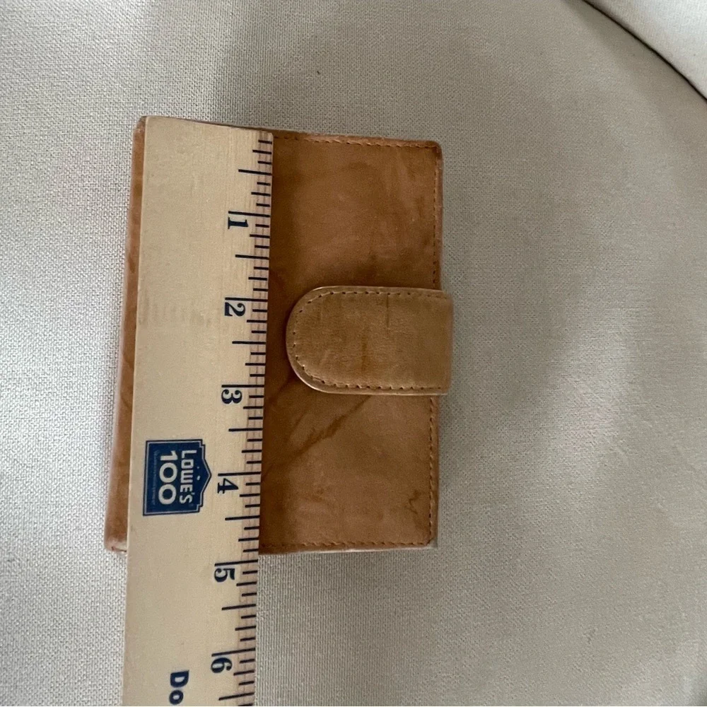 Buxton tan leather billfold wallet_13